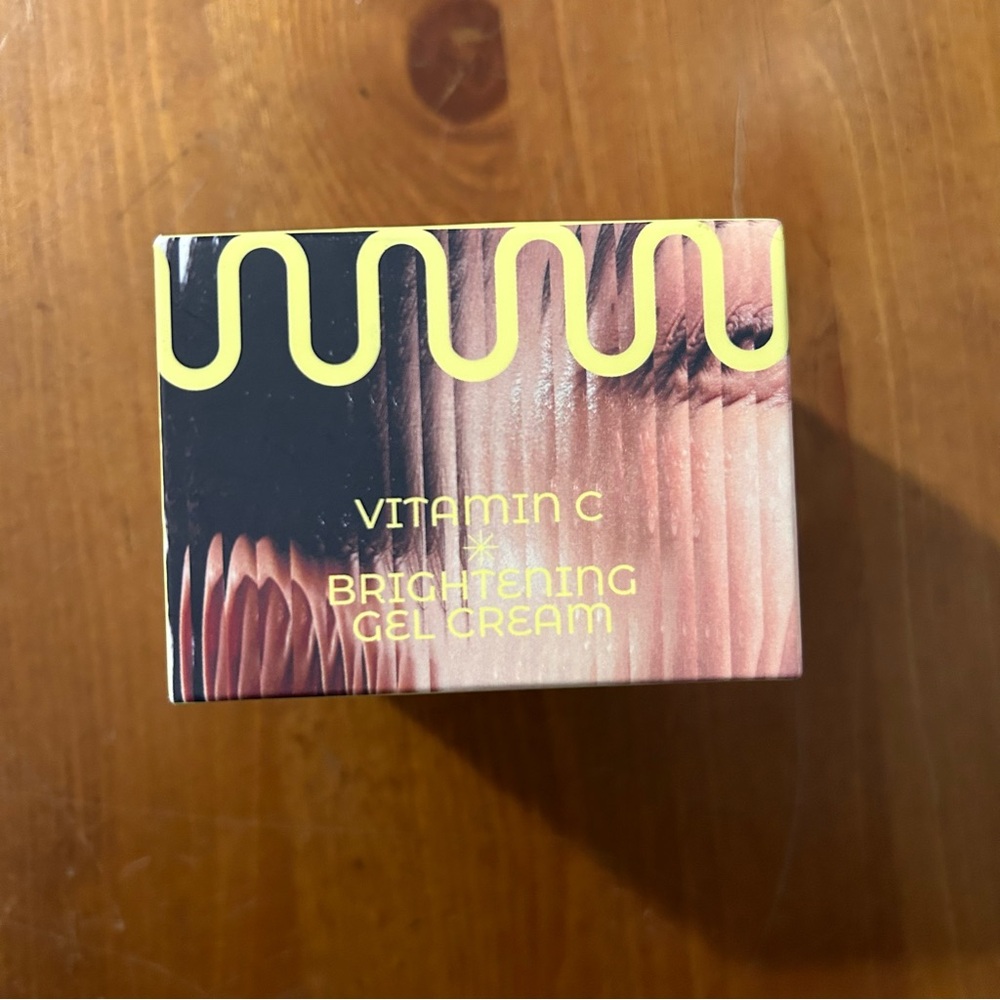 New Common Labs Vitamin C Brightening‎ Gel Cream